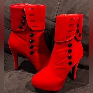 SEXY Red Holiday Ankle Booties w/3” Heel and Button Detail - EU 40, US 9
